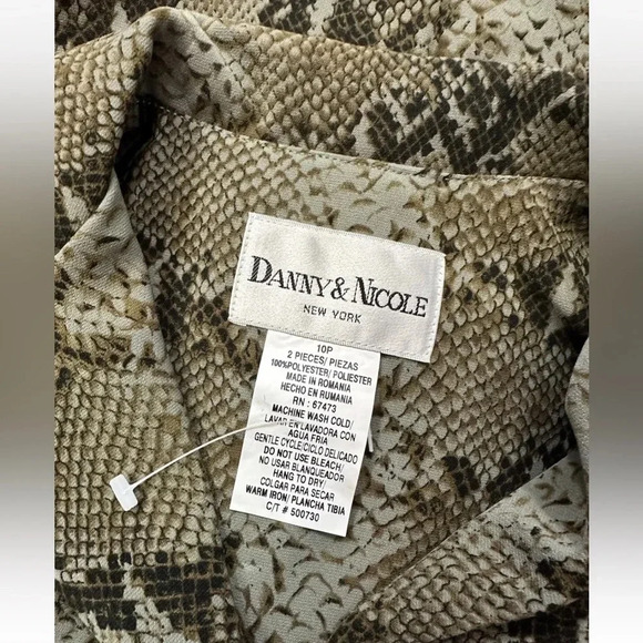 Danny & Nicole Jacket Sz 10P Snake Print Jacket Button Front 1 Piece - Picture 5 of 9